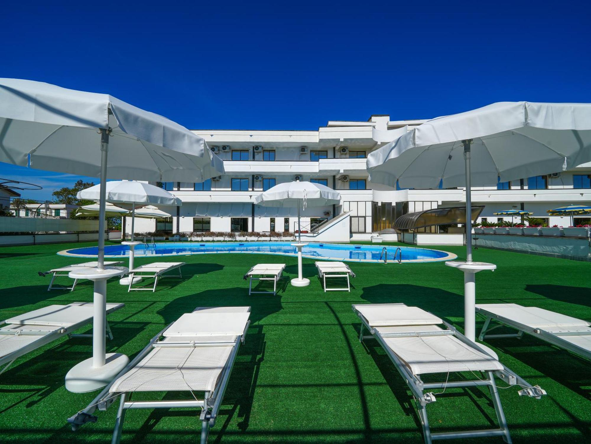 Hotel Club Clorinda Nuova Gestione 2024 Paestum Extérieur photo