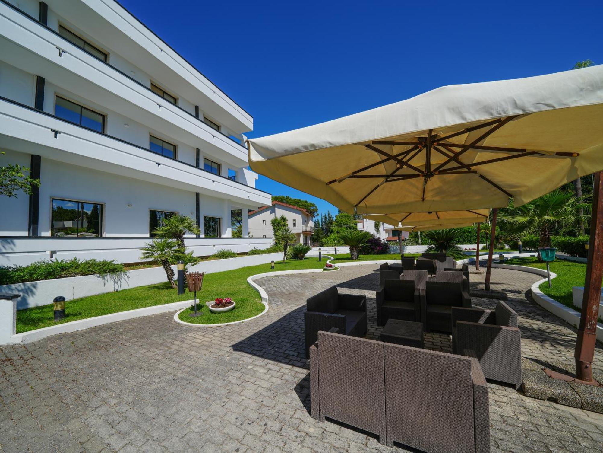 Hotel Club Clorinda Nuova Gestione 2024 Paestum Extérieur photo